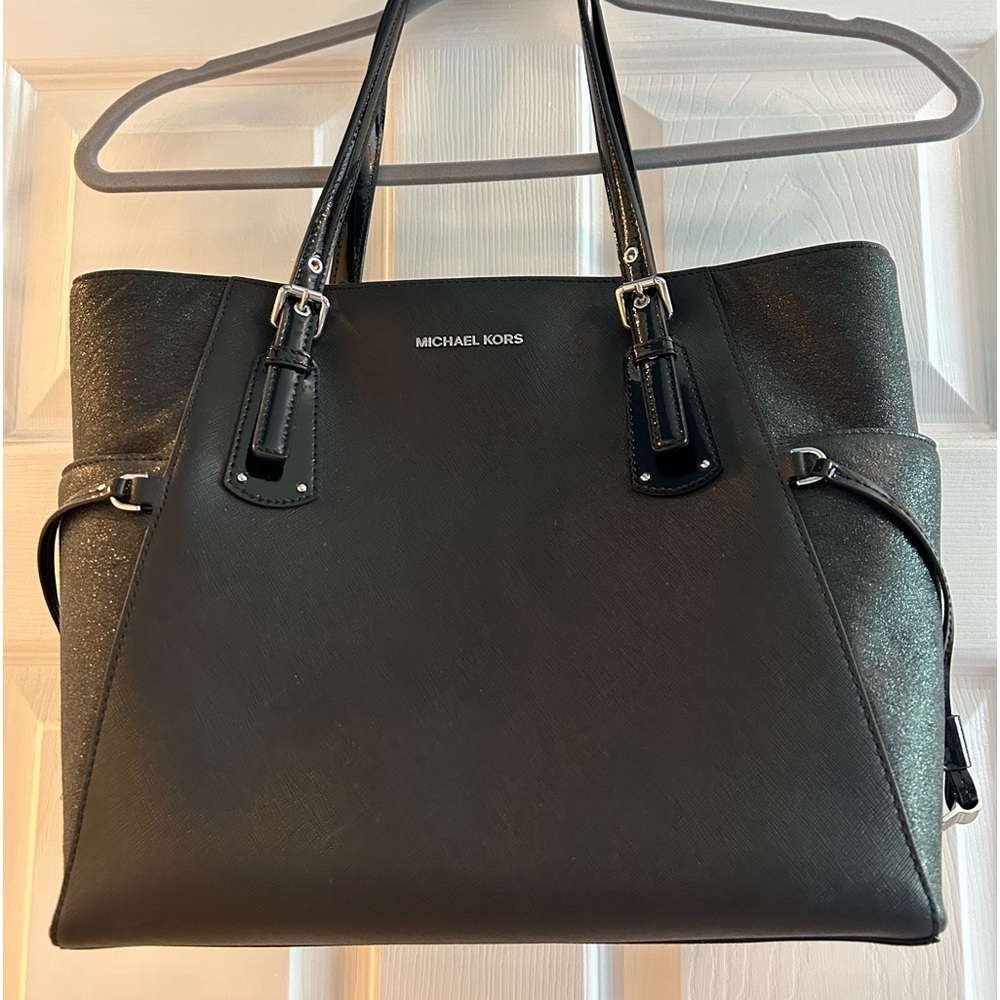 Michael Kors Voyager Tote